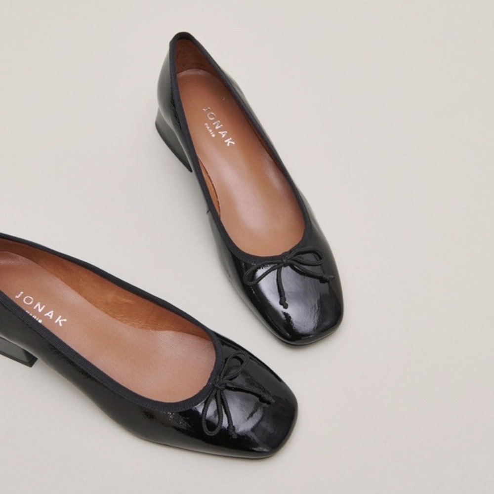 JONAK Dybil Ballerinas in black pleated patent Square Toe